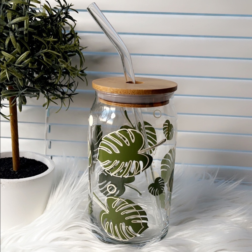 Can Glass shape with bamboo lid and glass straw